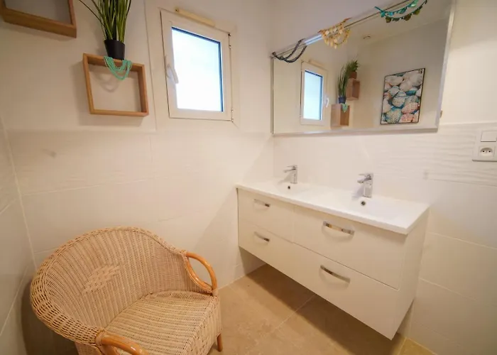 Villa L'onde Calme, Charmante Avec Piscine